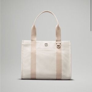 SOLD Lululemon two tones canvas tote w/ original tags